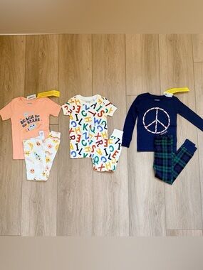 Old Navy Girls 4T Pajamas Bundle